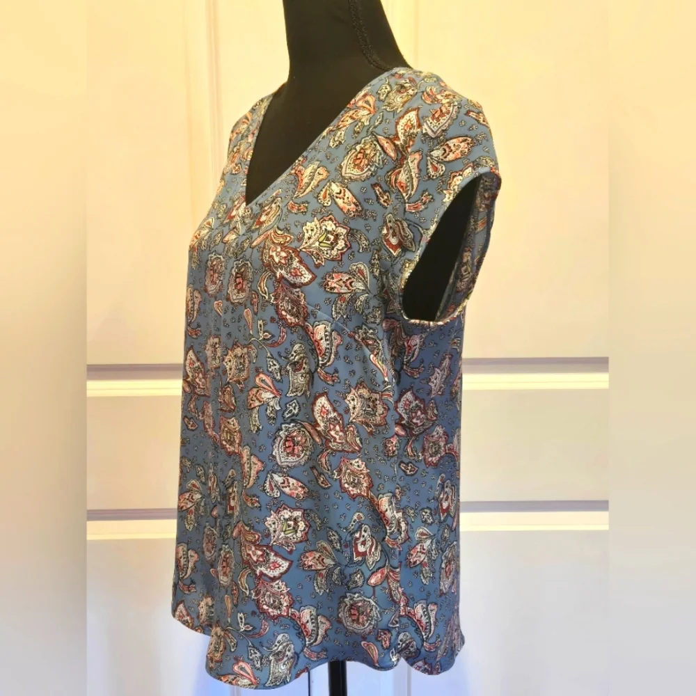 DR2 Floral V-Neck Flowy Patterned Blouse Blue Pink Sz Sm - Picture 4 of 7